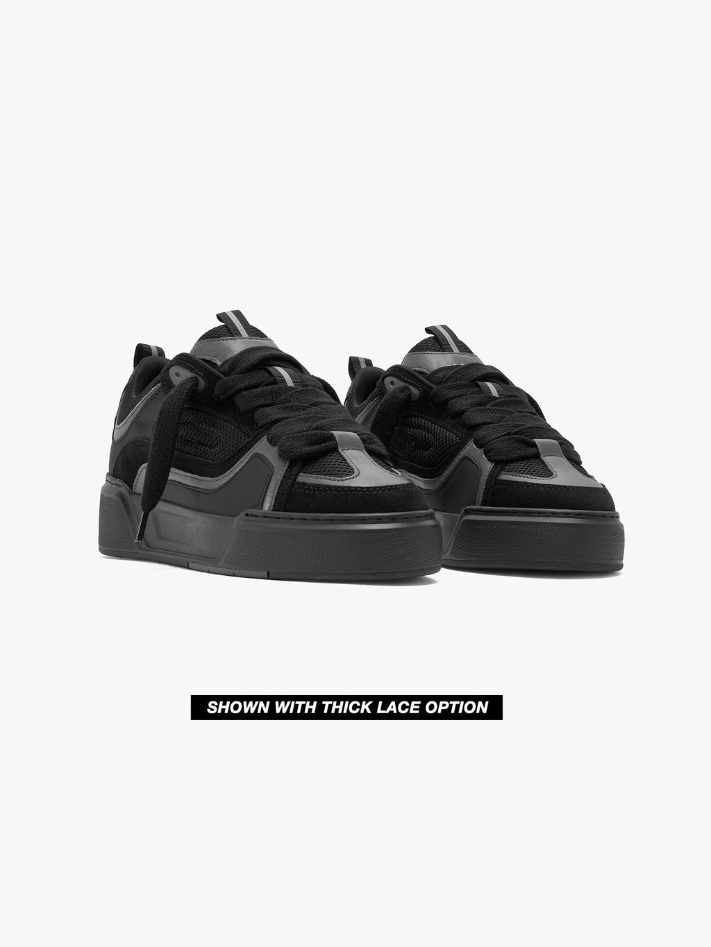 Essential Skate Triple Black