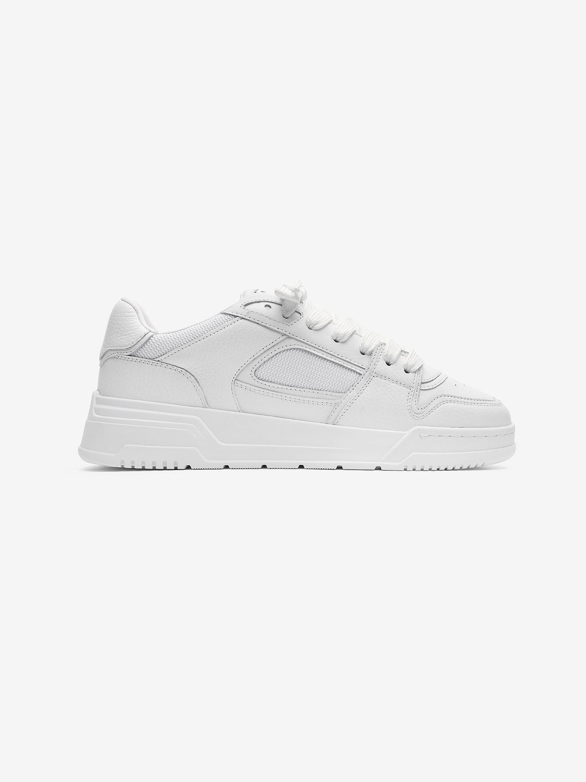 Layup Triple White