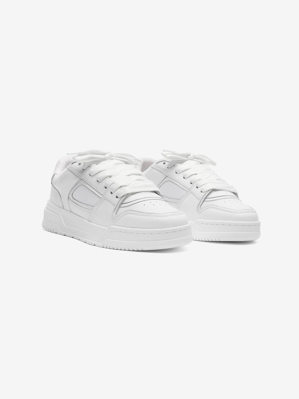Layup Triple White