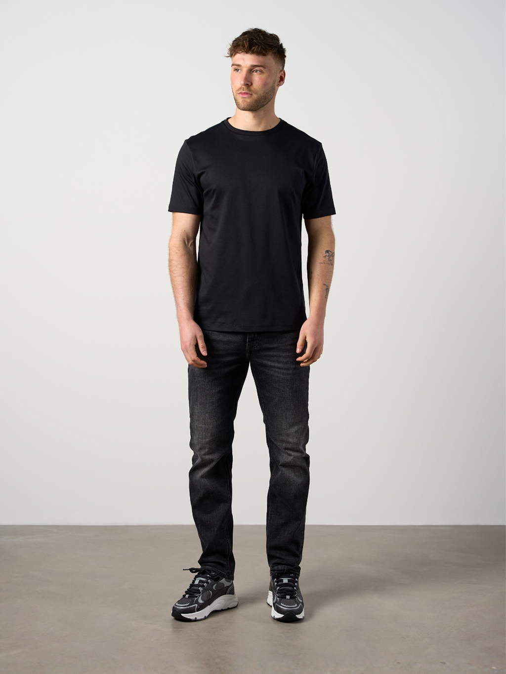 Straight Leg Denim Jeans Black