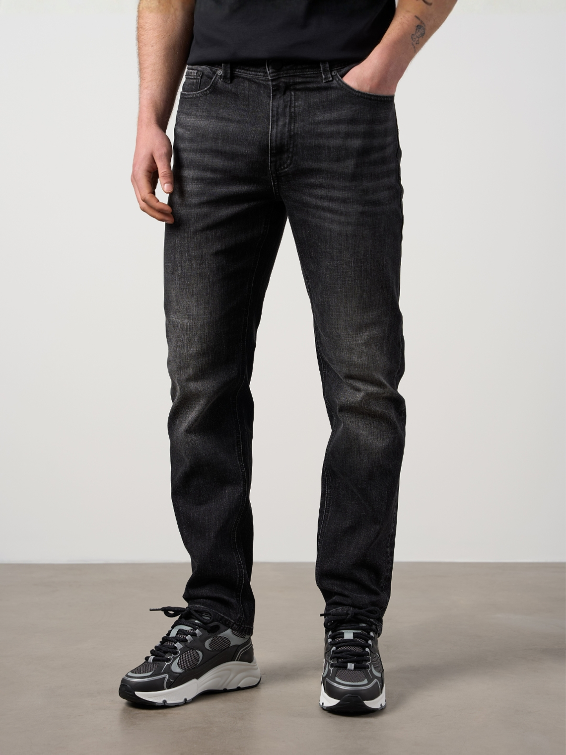 Straight Leg Denim Jeans Black