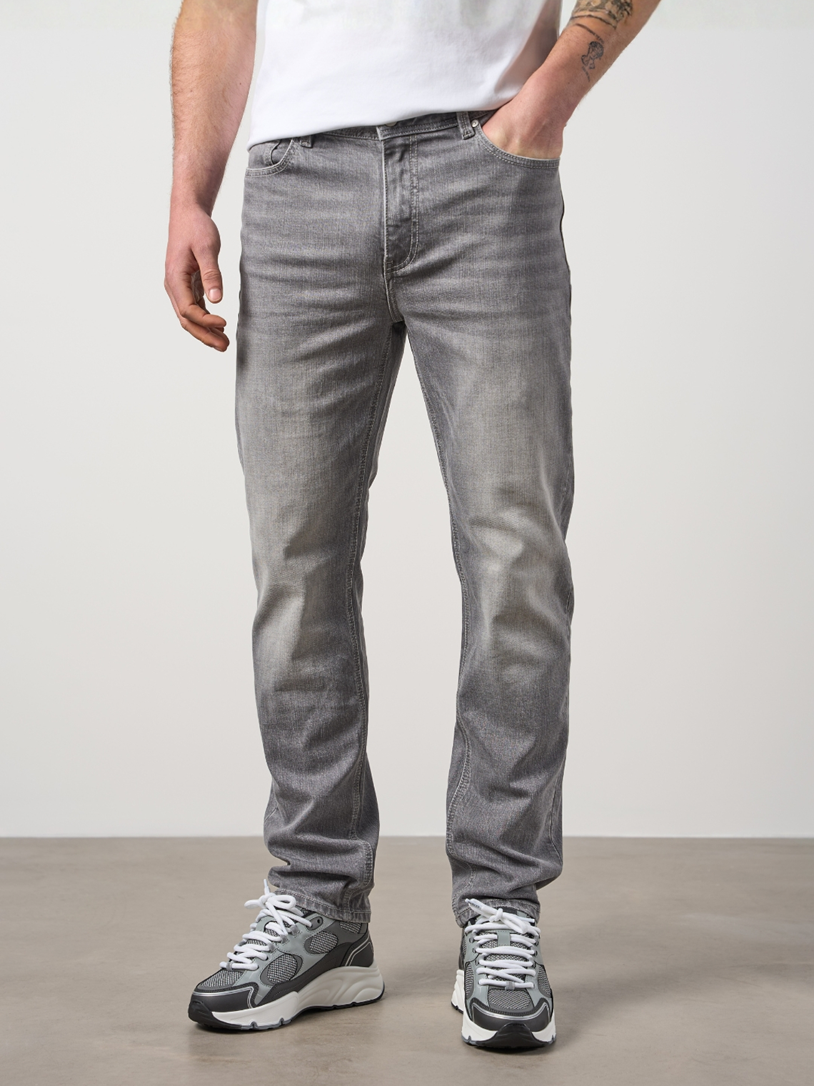 Straight Leg Denim Jeans Grey