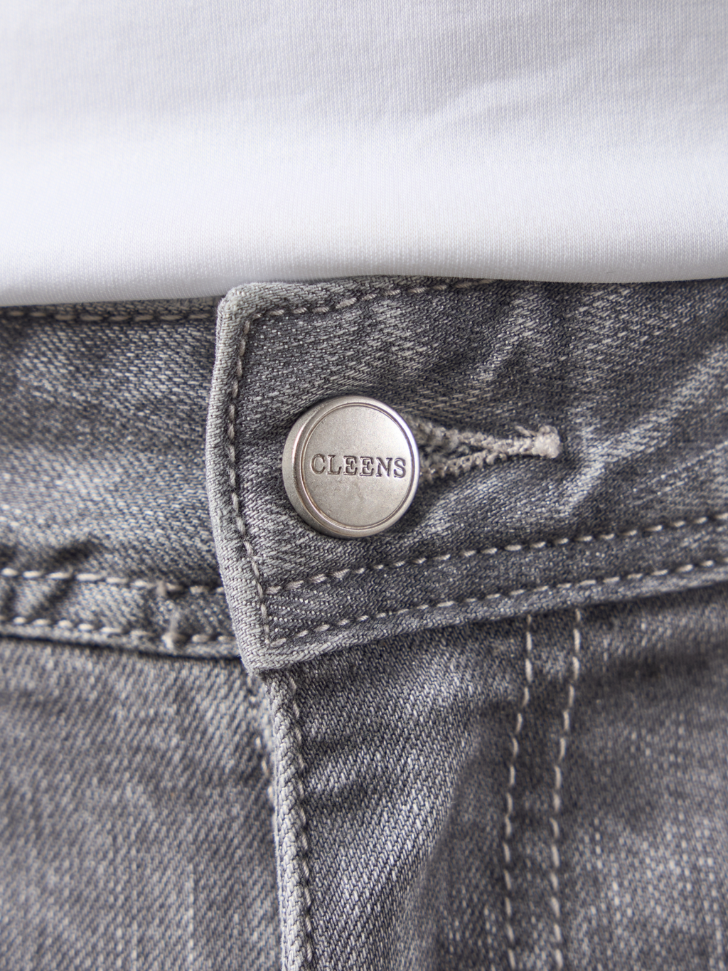 Straight Leg Denim Jeans Grey